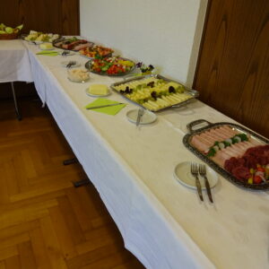 Frühstück mit Vortrag „Wenn die Oma mit dem Enkel…“